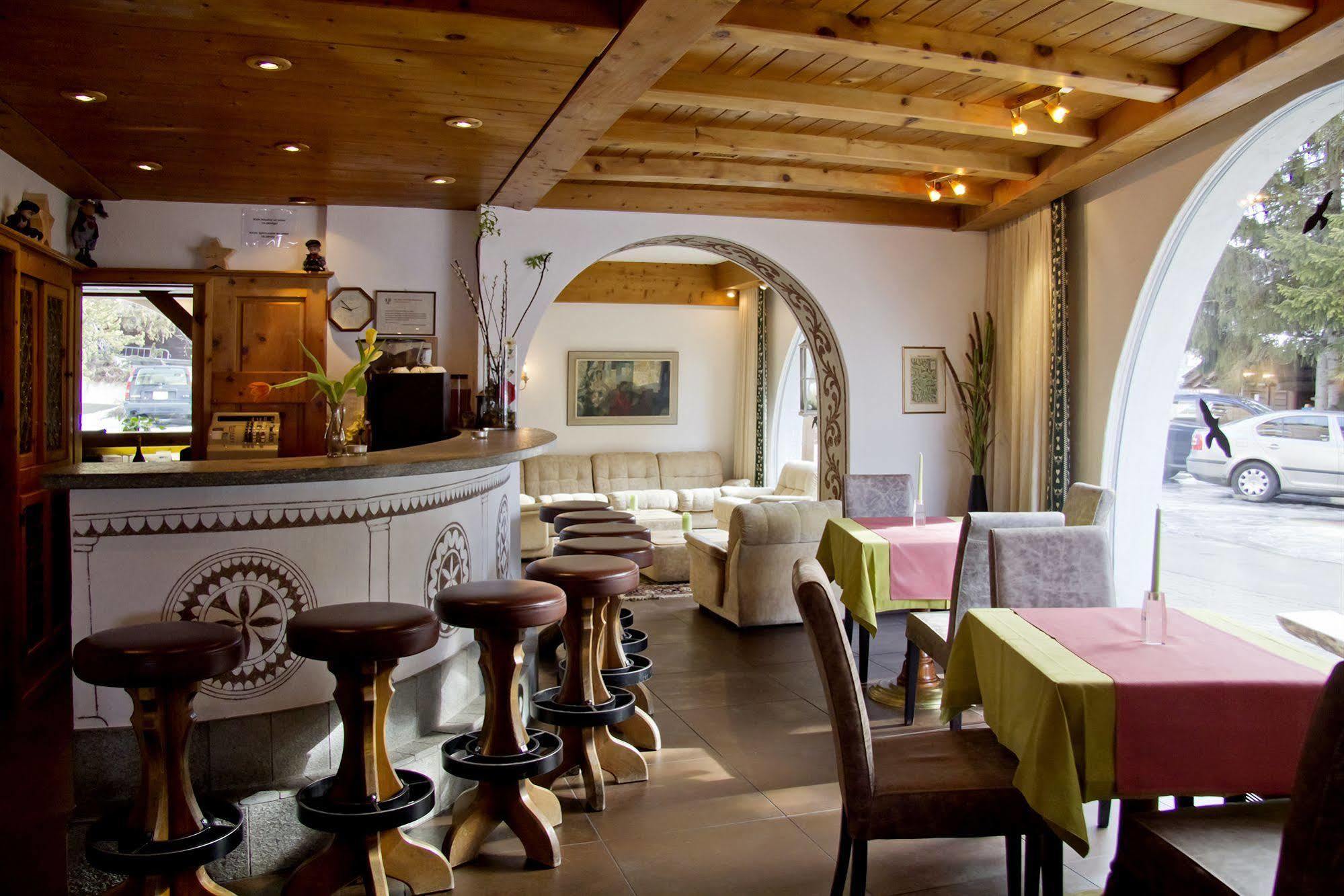 Nolda Khách sạn St. Moritz