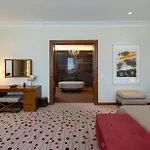 Suvretta House