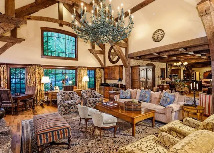 Luxury Chalet Notev & Saunaa