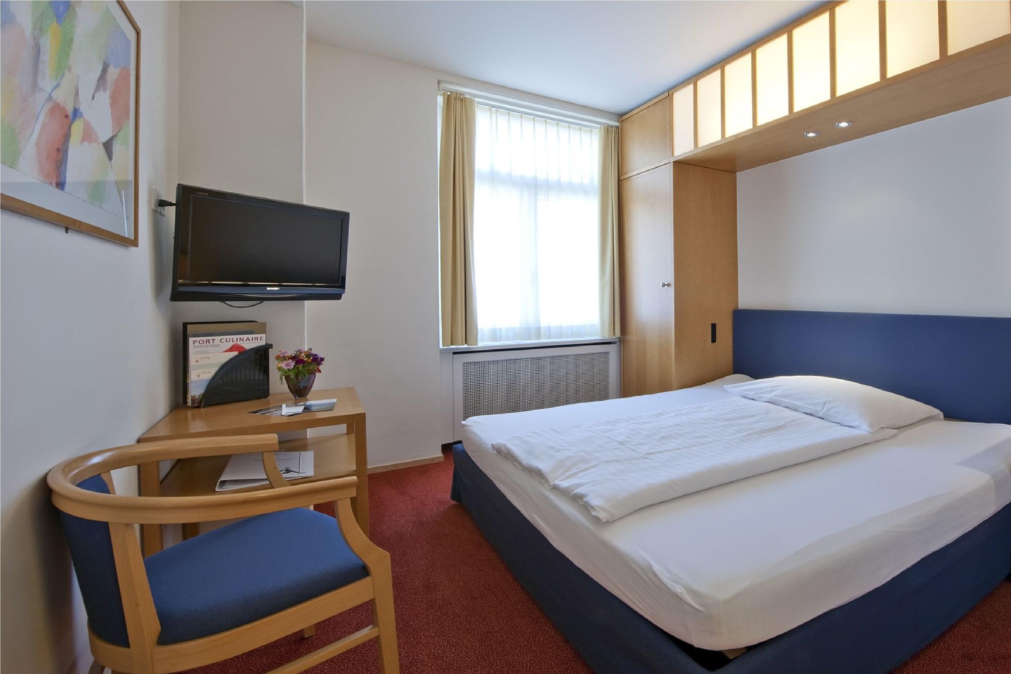 Schweizerhof Hotel 4*