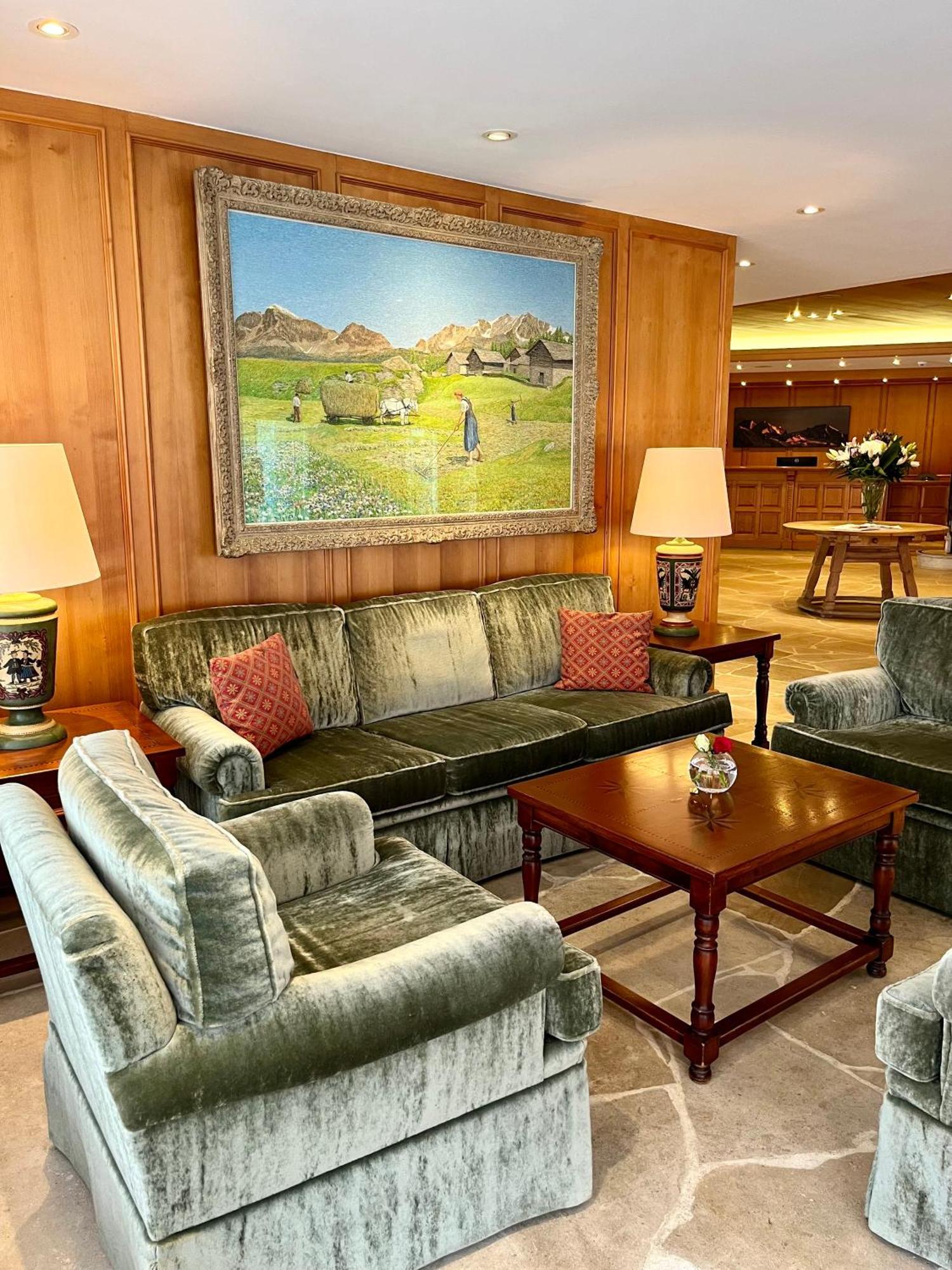 Crystal Superior Hotel 4*