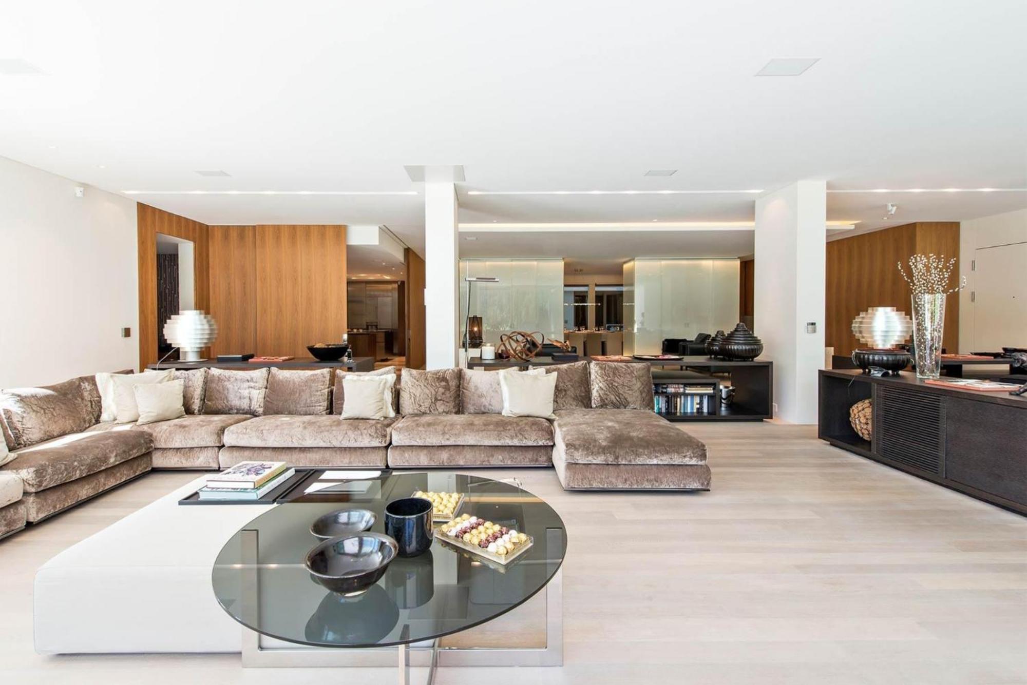 Central Haven Charming With Picturesque Mountain & Lake Views Chalet *