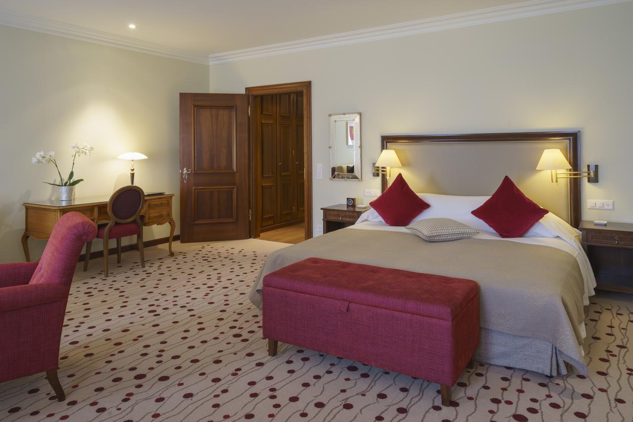 Suvretta House Khách sạn