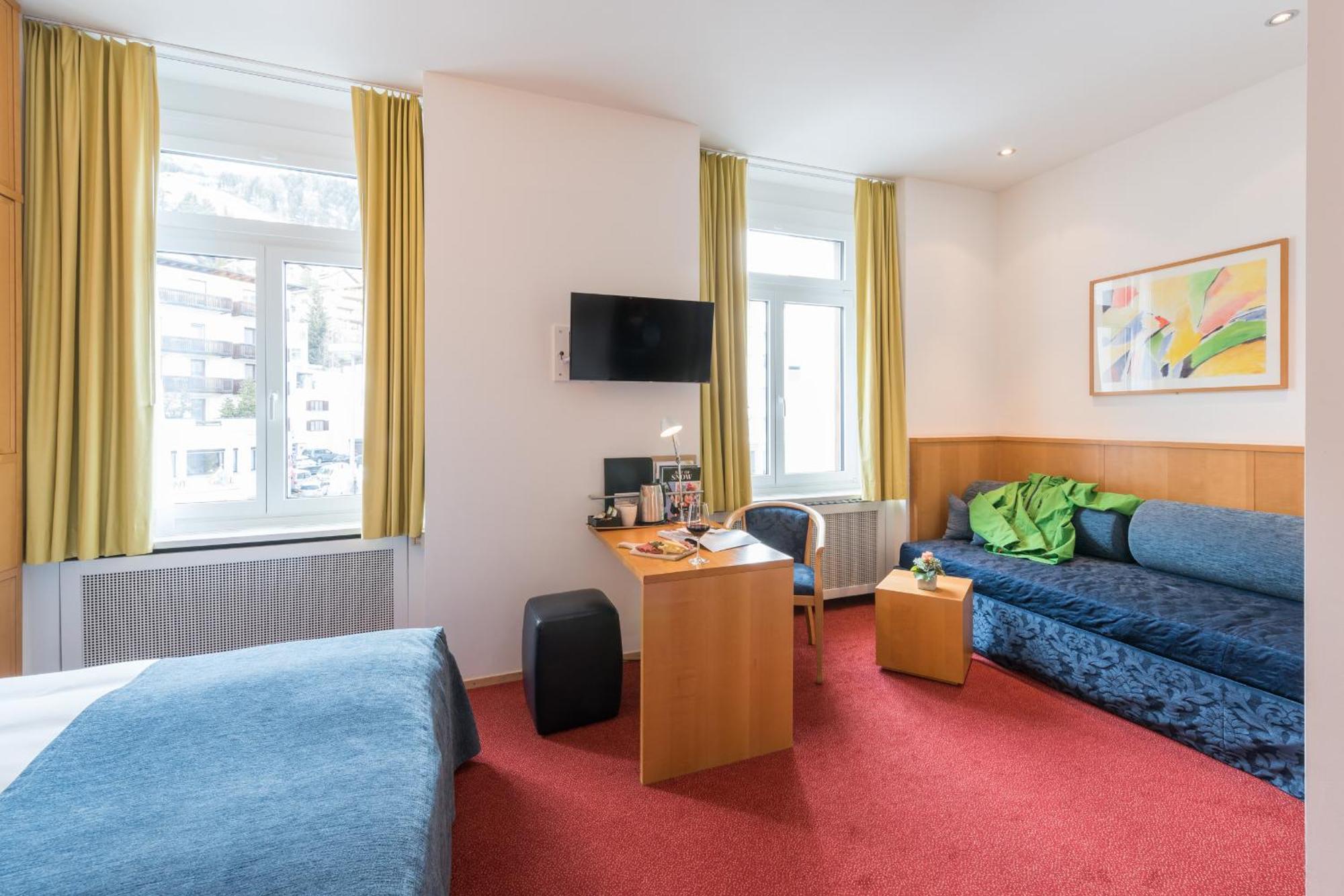 Schweizerhof Hotel 4*