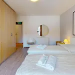 Apartment Skyline 307