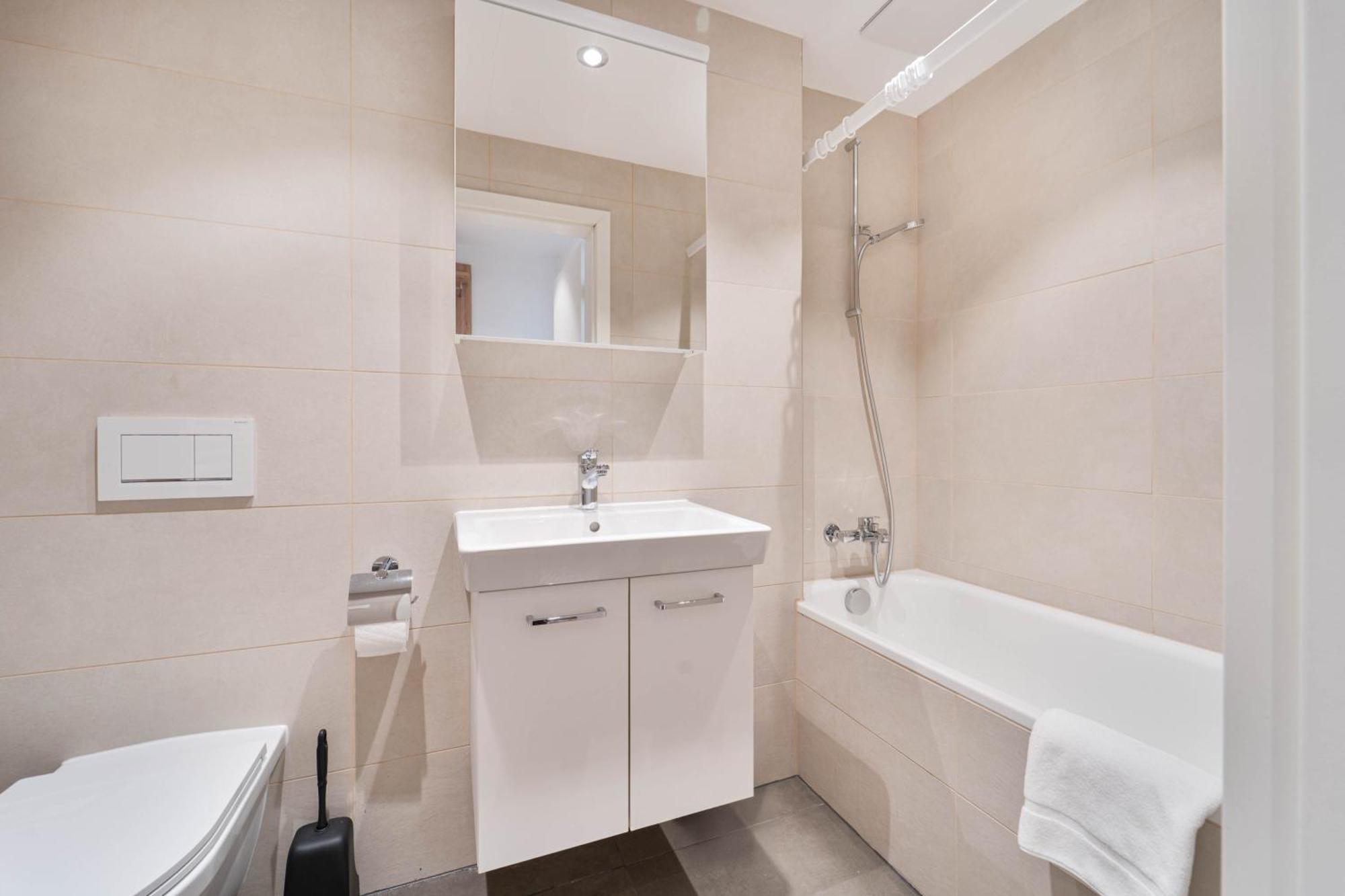 - 2br Balcony View & Parking Apartment *