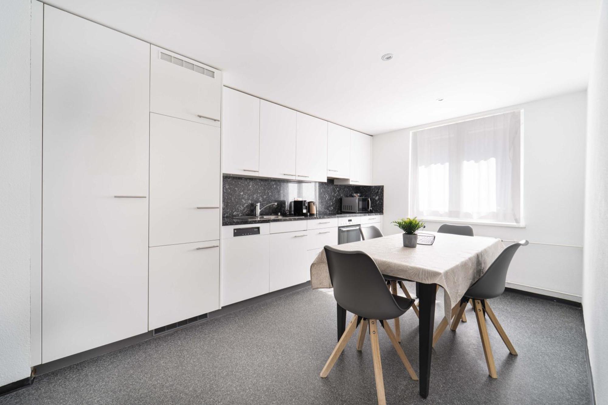 - 2br Balcony View & Parking St. Moritz