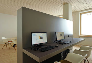 Youth Hostel *